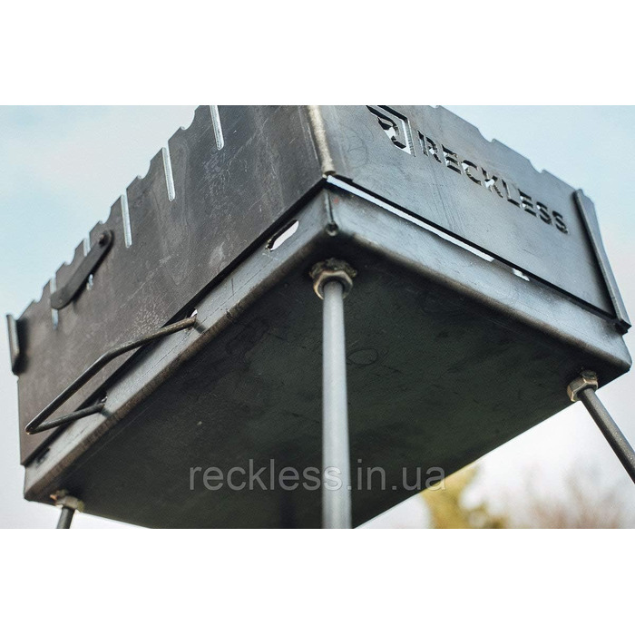 Вугільний мангал на 10 шампурів Reckless KL-10/3