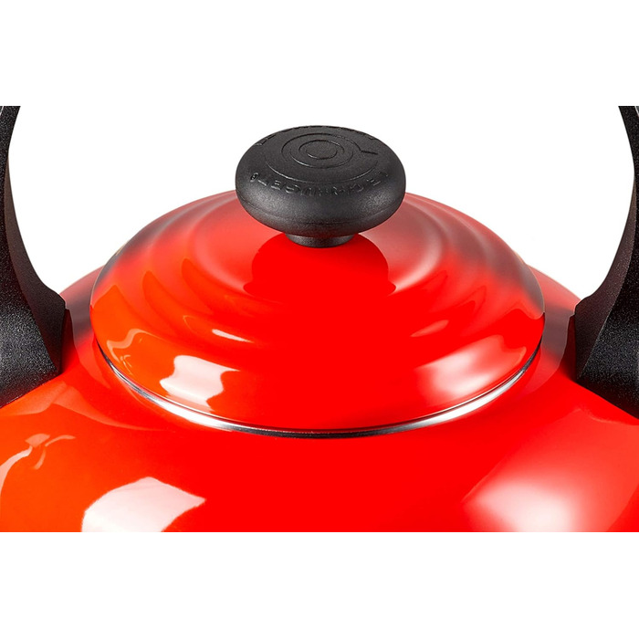 Чайник 2,1 л Tradition вишнево-червоний Kirschrot Le Creuset