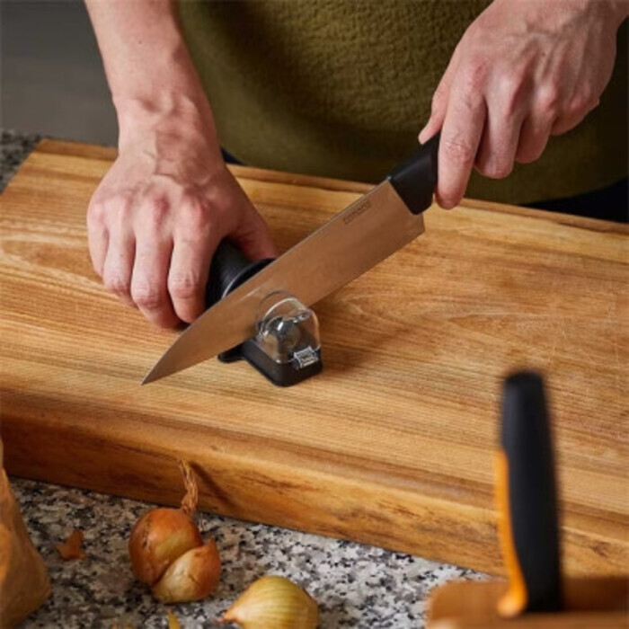 Точило для ножів Fiskars Essential (1065598)