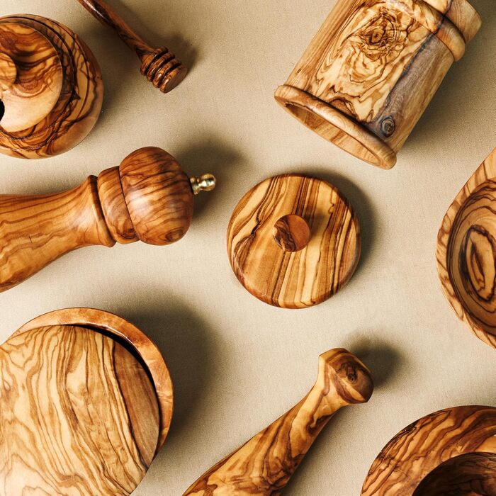 Обробна дошка з оливкового дерева 40 х 21 см das Olivenholzbrett