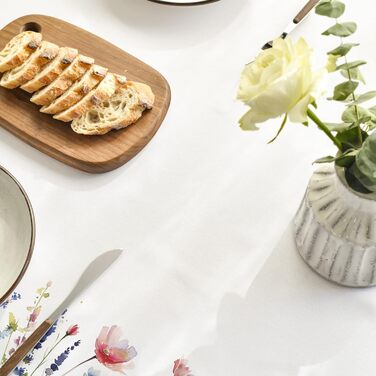 Весняна скатертина з квітками 140 x 220 см Artoid Mode