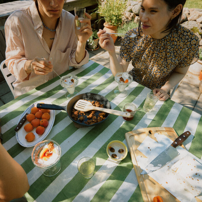 Сковорода чавунна Fiskars Folken 24 см (1075700)