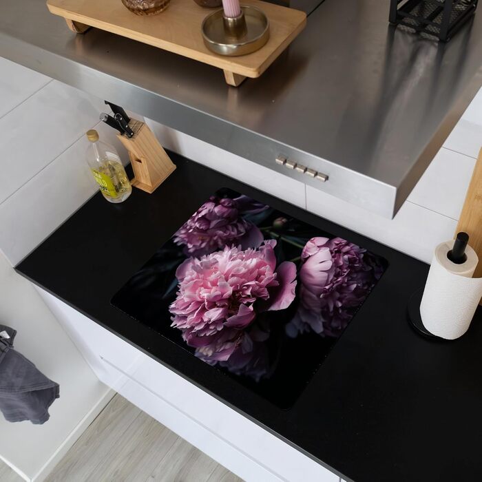 Фартух для плити, кухонний фартух, вініл, 78x52 см, декор для кухні, облицювання стіни, кришка для плити - сіро-чорна (квіти - рожеві, 52Д x 60Ш см)