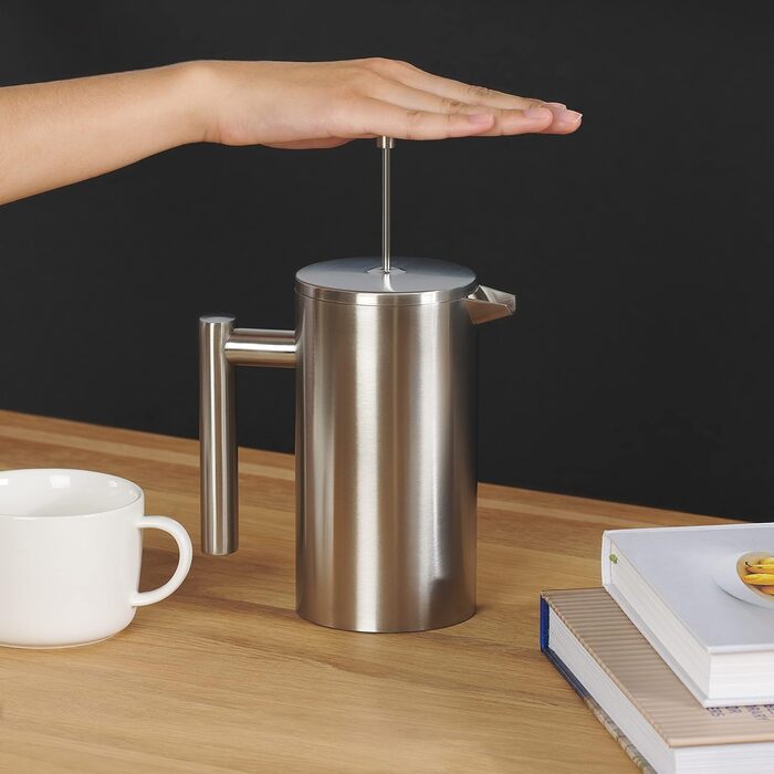 Френч-прес Blumtal з нержавіючої сталі 350 мл (2 чашки) - Двостінна ізольована термокавоварка з мірною шкалою, включаючи змінний фільтр та інструкцію, можна мити в посудомийній машині, доступна в 3 розмірах. Місткість кави 350 мл