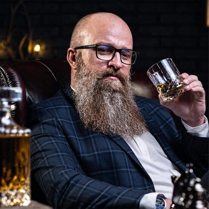 Подарочный набор для виски 700 мл, 2 бокала, 8 камней Whisiskey