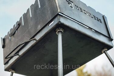 Вугільний мангал на 10 шампурів Reckless KL-10/3