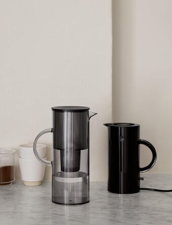 Фільтр-глечик для води з картриджами фільтром 2 л сірий STELTON