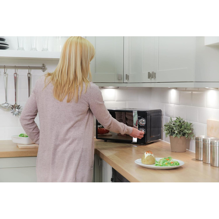 Мікрохвильова піч 17 л, 700 Вт, чорний RHMM701B Russell Hobbs