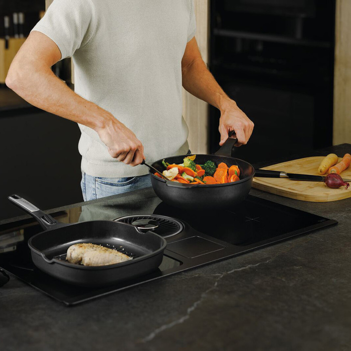 Сковорода-вок з антипригарним покриттям BergHOFF LEO PHANTOM, діам. 28 см, 4,4 л