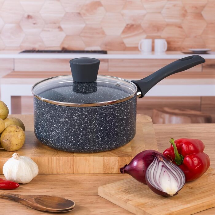 Каструля Russell Hobbs RH00845EU з антипригарним покриттям - 18 см/2 л з кришкою із загартованого скла, індукційна каструля, каструля для овочів/бульйону з бакелітовою ручкою та термостійким зовнішнім покриттям, камінь Nightfall (набір із 3 предметів)