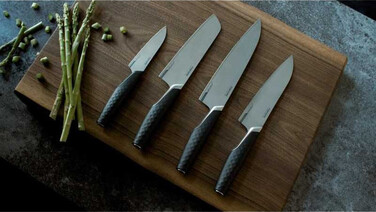 Нож для корнеплодов Fiskars Titanium 10 см (1027297)