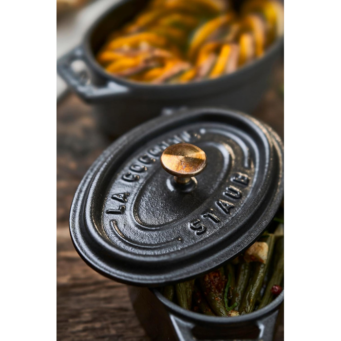 Чавунна жаровня/кокотниця STAUB, овальна 6,7 л, (17 см, чорна)