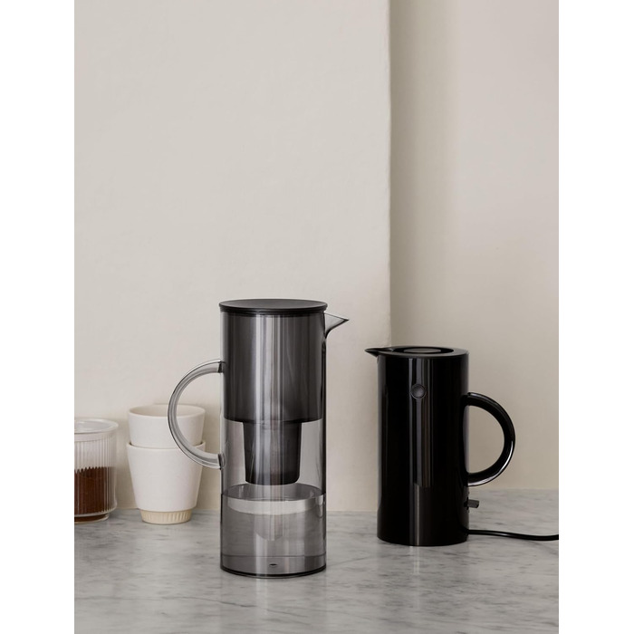 Фільтр-глечик для води з картриджами фільтром 2 л сірий STELTON