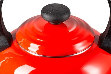 Чайник 2,1 л Tradition вишнево-червоний Kirschrot Le Creuset